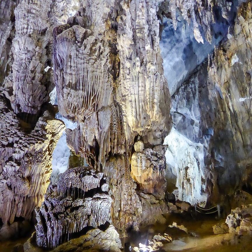 Phong Nha - Kẻ Bàng có cửa hang cao và rộng nhất, bãi cát đá ngầm đẹp nhất, sông ngầm đẹp nhất,... Ảnh: @backpackingfabian