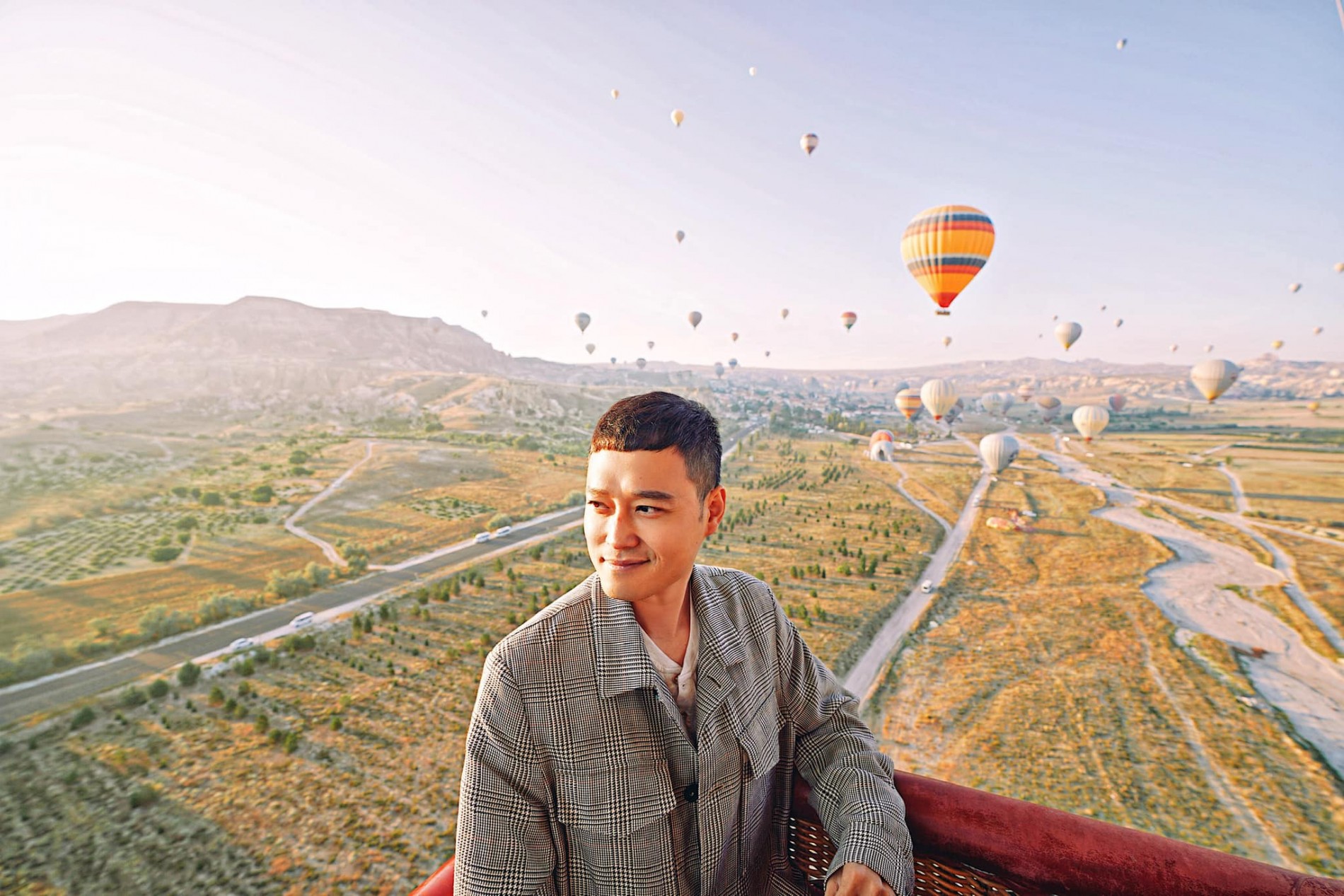 Quang Vinh đến Cappadocia: Thiên đường nhiếp ảnh với bầu trời đầy kinh khí cầu