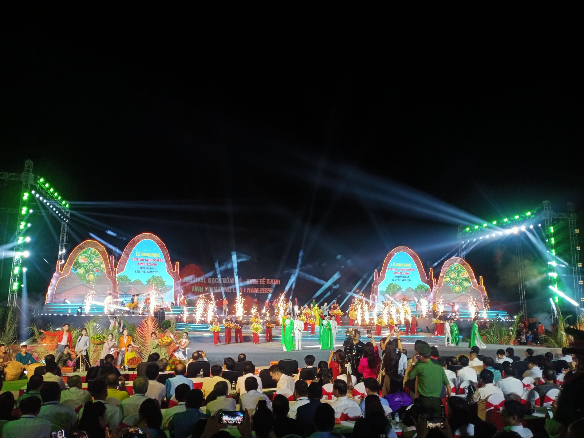 Vĩnh Long nhiều hoạt động nổi bật ở Festival Gạch gốm đỏ - Kinh tế xanh lần I