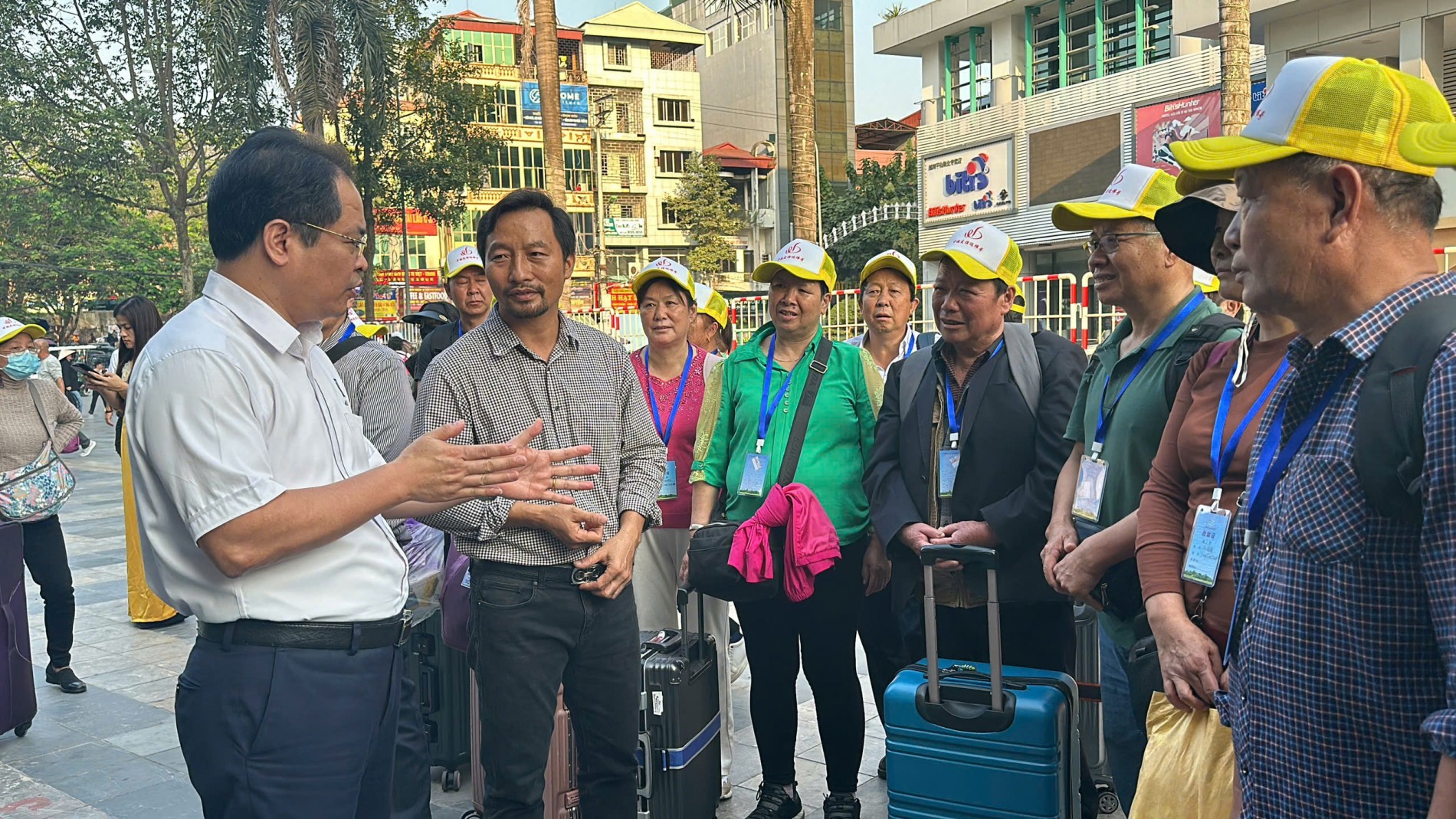 Chuyến tàu charter lần đầu tiên nhập cảnh cho khách trải nghiệm ở Cửa khẩu Quốc tế Lào Cai