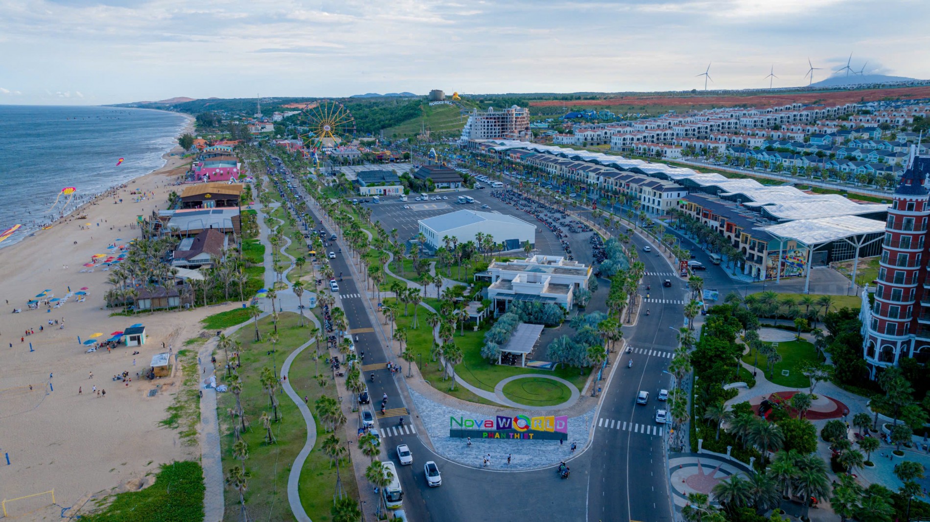 thị trường bất động sản hiện nay đang ghi nhận dấu hiệu đảo chiều. Quý 4/2024, đã có sự ra mắt của nhiều dự án nghỉ dưỡng với quy mô và tiềm năng nổi trội