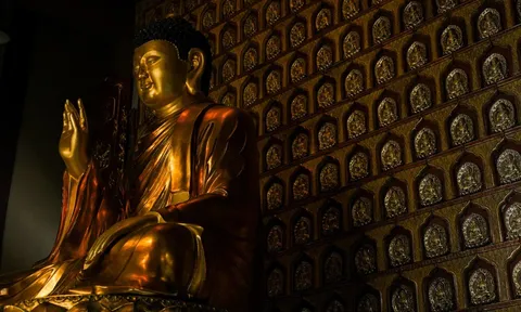 Ngôi chùa làm bằng gốm sứ độc bản ở Hà Nội