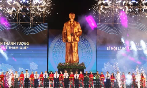 Khai mạc Lễ hội Làng Sen toàn quốc năm 2025 và khánh thành Tượng “Bác Hồ về thăm quê”