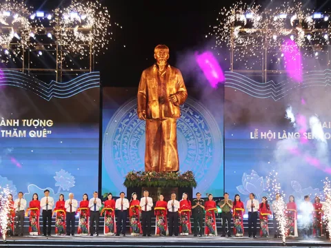 Khai mạc Lễ hội Làng Sen toàn quốc năm 2025 và khánh thành Tượng “Bác Hồ về thăm quê”