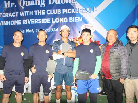 Tay vợt pickleball số 4 thế giới Quang Dương thi đấu giao hữu với CLB Pickleball Vinhomes Riverside Long Biên